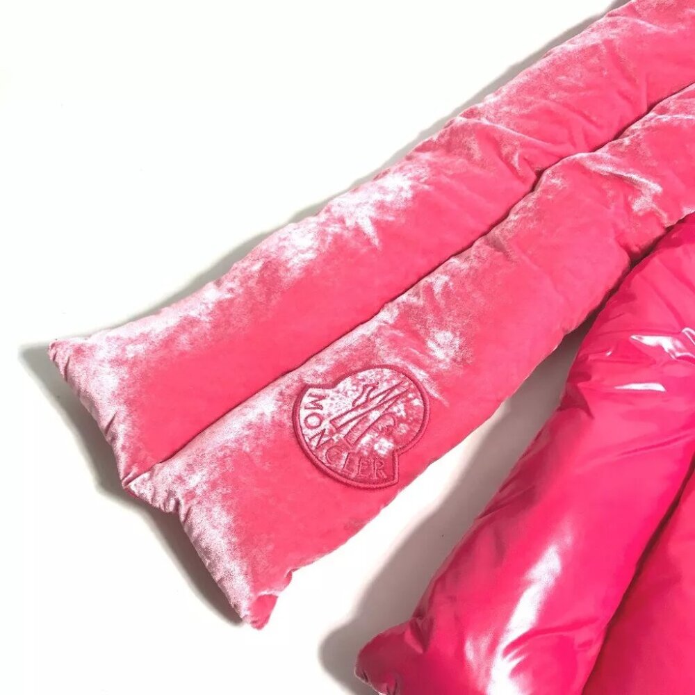 MONCLER Down velor logo Scarf Rayon / silk pink Unused - Picture 2 of 8